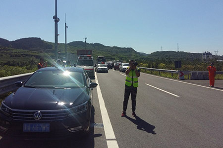 贵州高速公路拖车价格多少钱一公里|汽车轮胎修